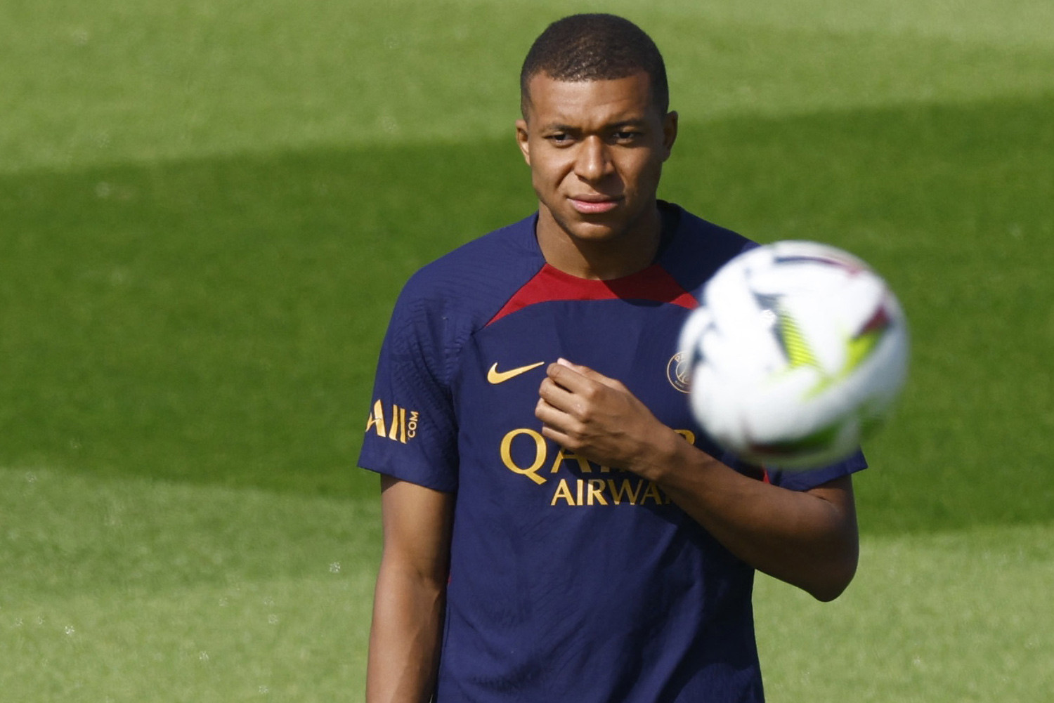 PSG loại Mbappe: Đòn trừng phạt của PSG