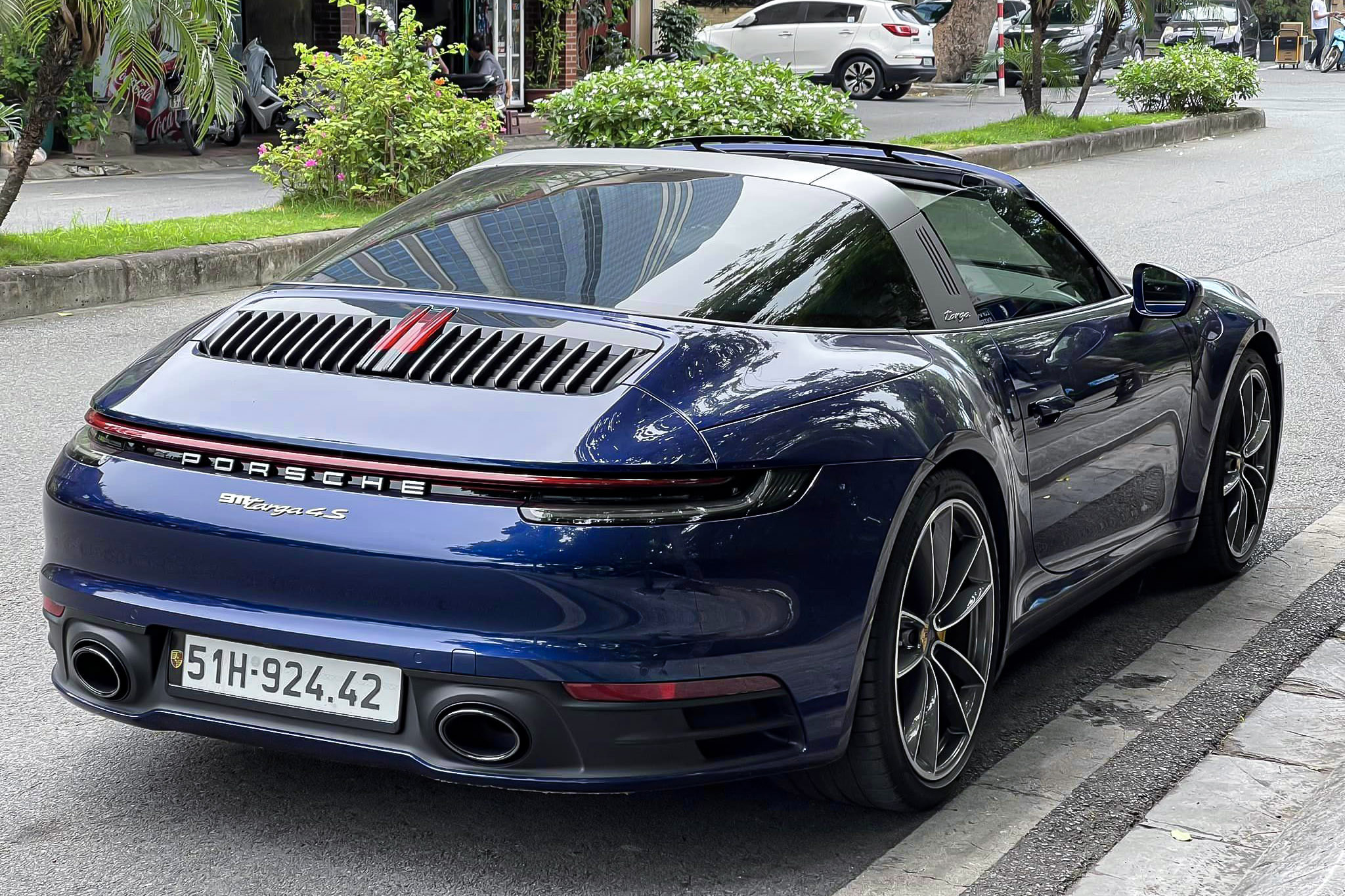 Hàng hiếm Porsche 911 từng của Novaland lên sàn xe cũ rớt giá 2 tỷ đồng