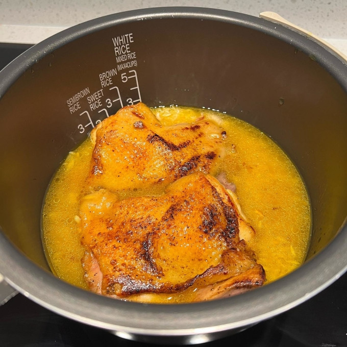 Tăng Thanh Hà bật mí công thức nấu cơm gà cho các con - Ảnh 2.