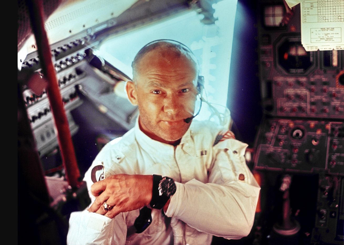 Chuyện chưa biết về Buzz Aldrin - người thứ 2 đặt chân lên Mặt Trăng - 3