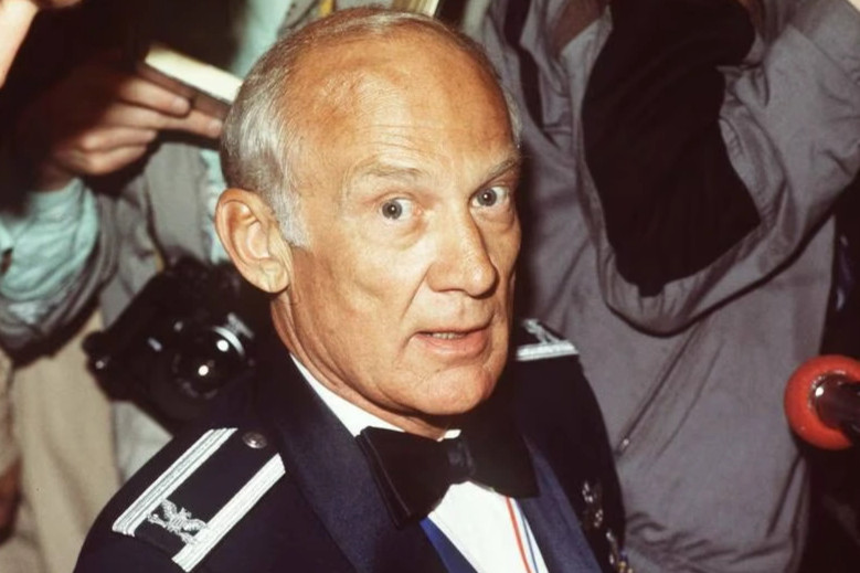Chuyện chưa biết về Buzz Aldrin - người thứ 2 đặt chân lên Mặt Trăng - 6