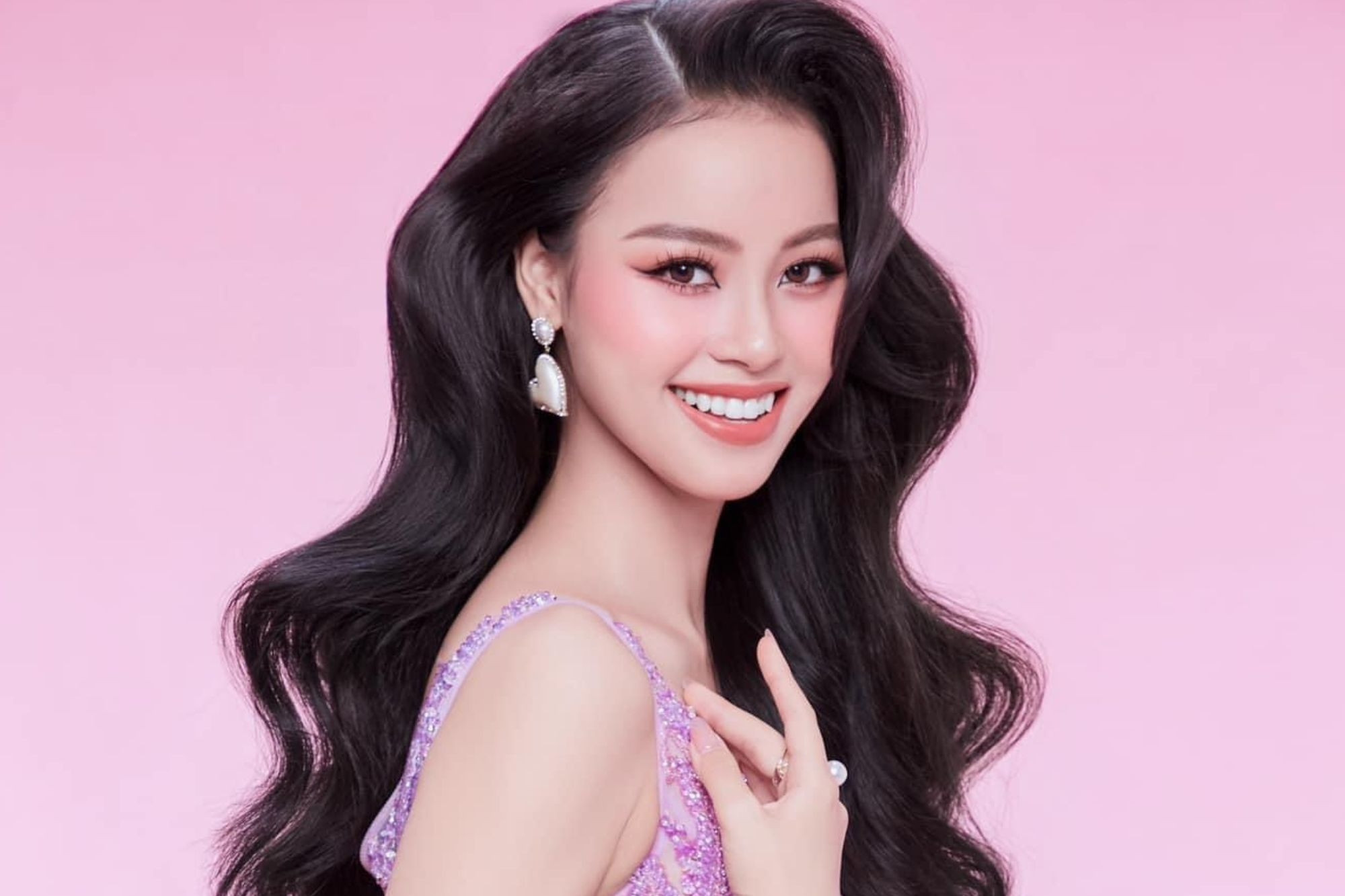 Á hậu Đào Thị Hiền dành toàn bộ tiền thưởng Miss World Vietnam làm từ thiện