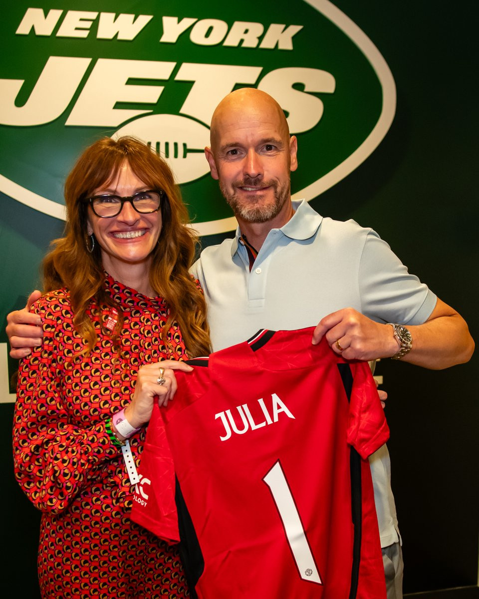 Vui vẻ với MU, Julia Roberts làm tan nát trái tim Guardiola