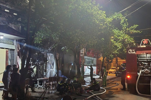 Nguyên nhân vụ cháy khiến 6 người mắc kẹt ở Hà Nam