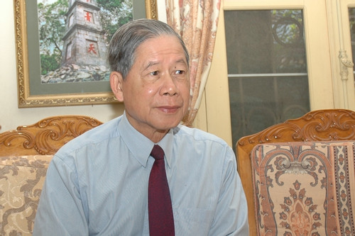 Nguyên Phó Thủ tướng Nguyễn Khánh: 'Quyết định cho mở Internet đầy khó khăn'