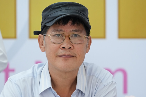 Phước Sang chấm thi hoa hậu sau biến cố nợ nần