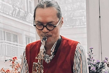Trần Lực thổi saxophone 'Papa yêu dấu' tiễn biệt NSND Trần Bảng