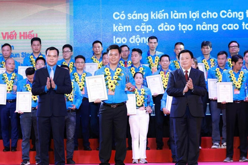Trao Giải thưởng Nguyễn Đức Cảnh cho 167 công nhân lao động tiêu biểu
