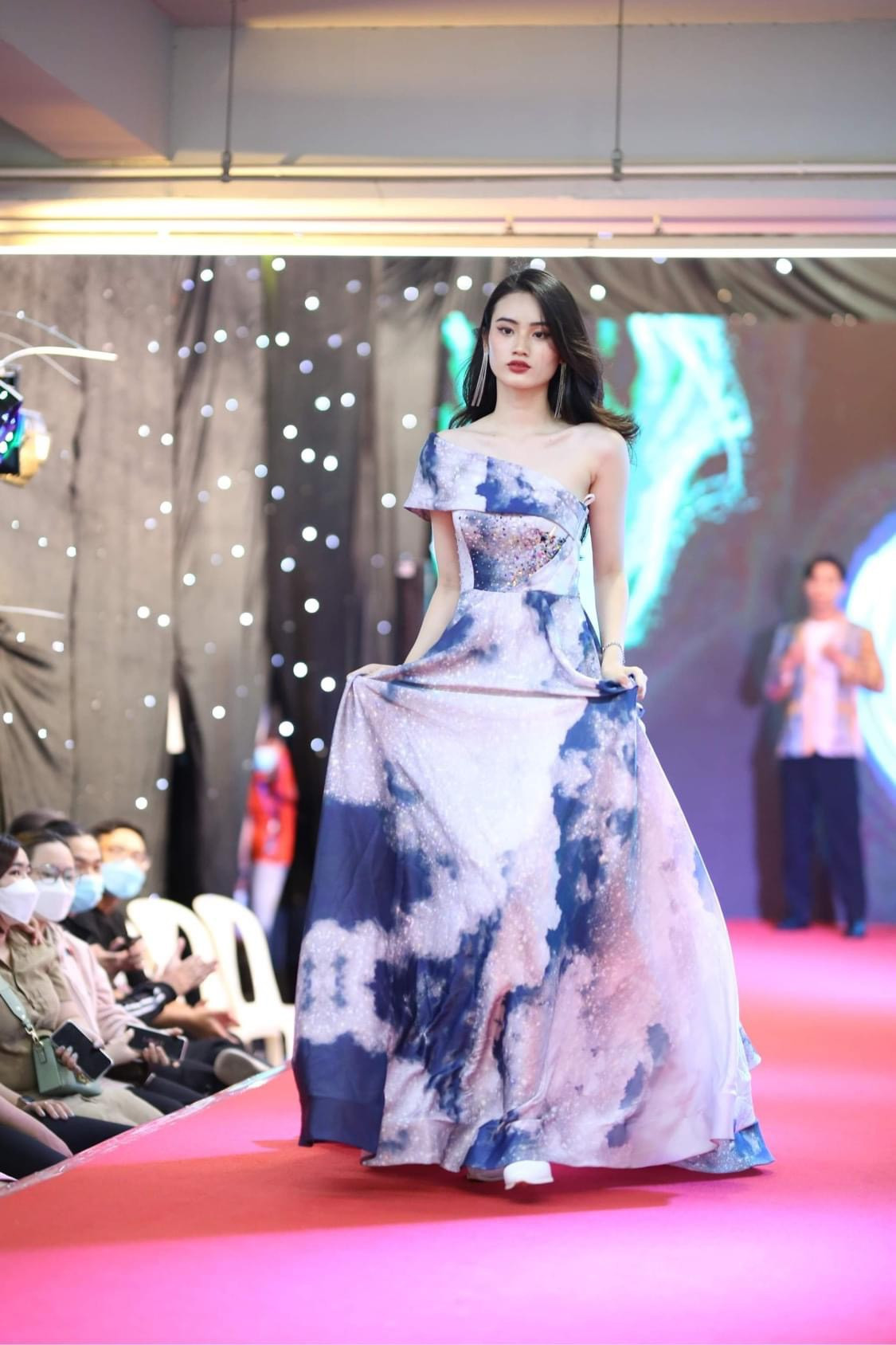 Hành trình thay đổi nhan sắc bất ngờ của Miss World Vietnam Ý Nhi