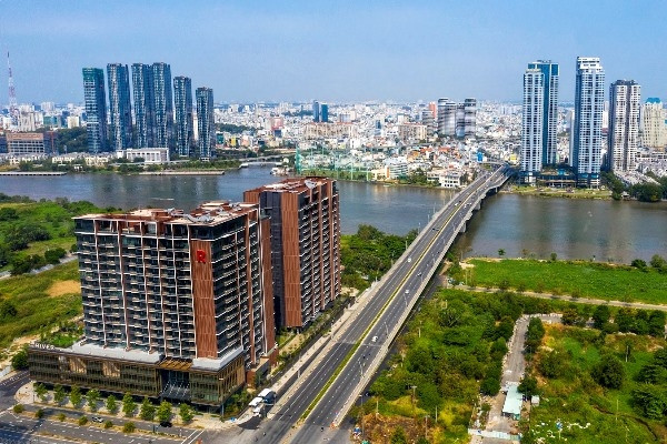 Doanh nghiệp bất động sản vẫn lo dòng vốn bị thắt chặt