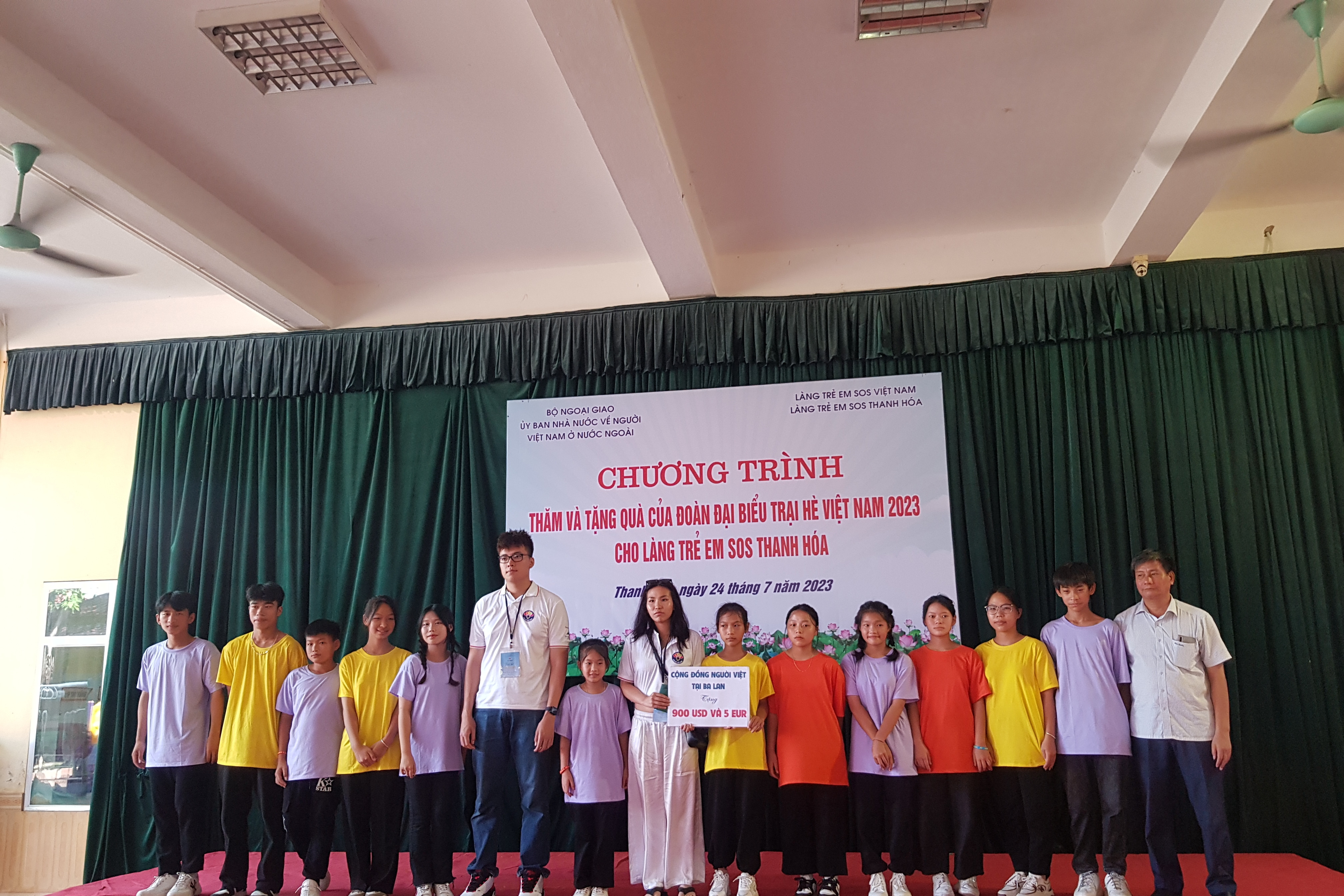 Kiều bào trẻ trao yêu thương đến Làng trẻ em SOS Thanh Hoá
