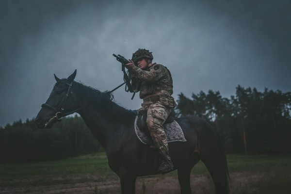 Cận cảnh kỵ binh NATO tập trận ở Ba Lan