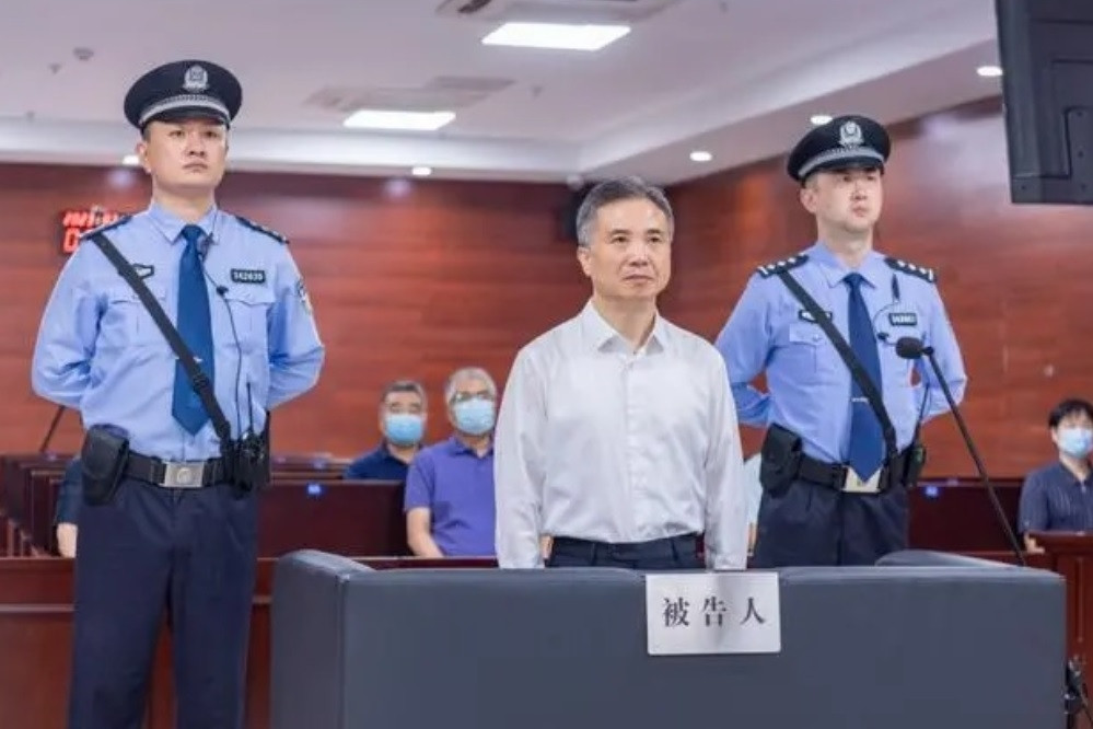 Cựu bí thư thành ủy ở Trung Quốc ỷ quyền xoay chuyển vụ án, biến to thành nhỏ