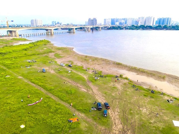 Hong River’s mudflats to become green parks and tourism spots hinh anh 1
