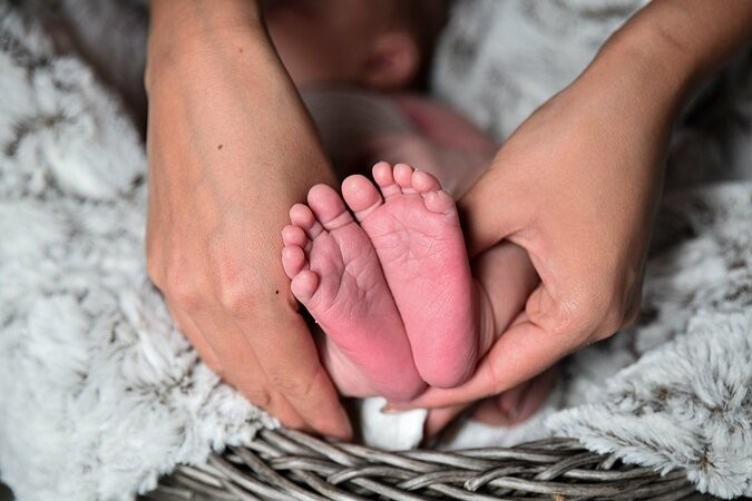 Con phải gắn liền với máy thở suốt đời vì căn bệnh di truyền nguy hiểm