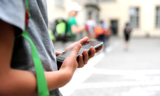 UNESCO kêu gọi cấm smartphone trong trường học để bảo vệ học sinh