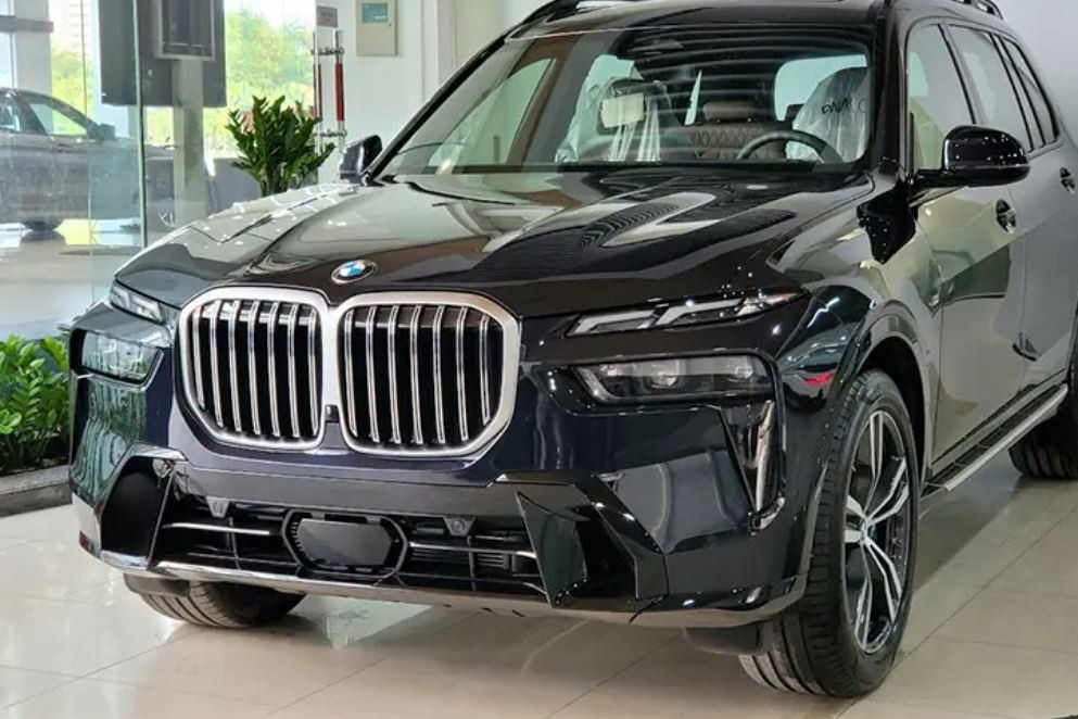 Loạt ô tô gầm cao Subaru, BMW giảm giá hàng trăm triệu đến cả tỷ đồng