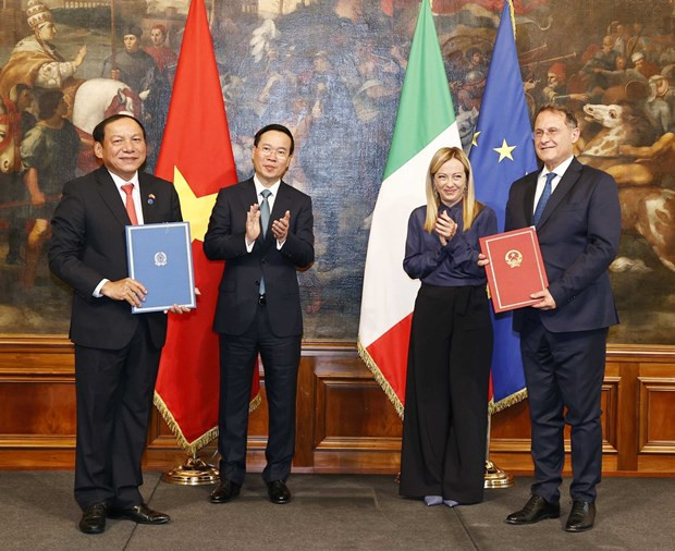 President Vo Van Thuong meets Italian Prime Minister in Rome hinh anh 3