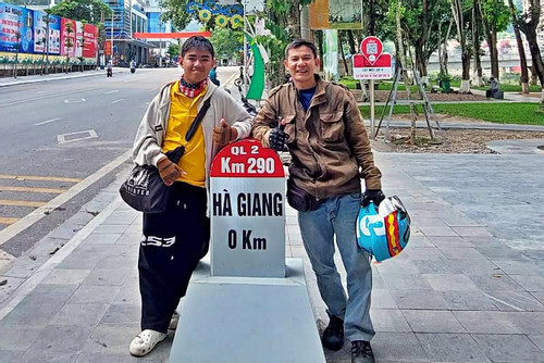 30 ngày ngồi sau cha xuyên Việt trên xe máy, cậu bé Bình Dương thay đổi 'lạ kỳ'