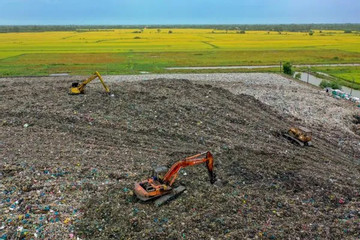 Garbage mountains seriously affect people’s lives in Mekong Delta region
