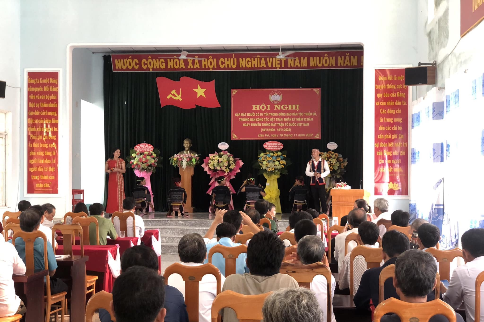 Lãnh đạo huyện Đak Pơ đối thoại trực tiếp với 122 trưởng thôn, già làng, người uy tín