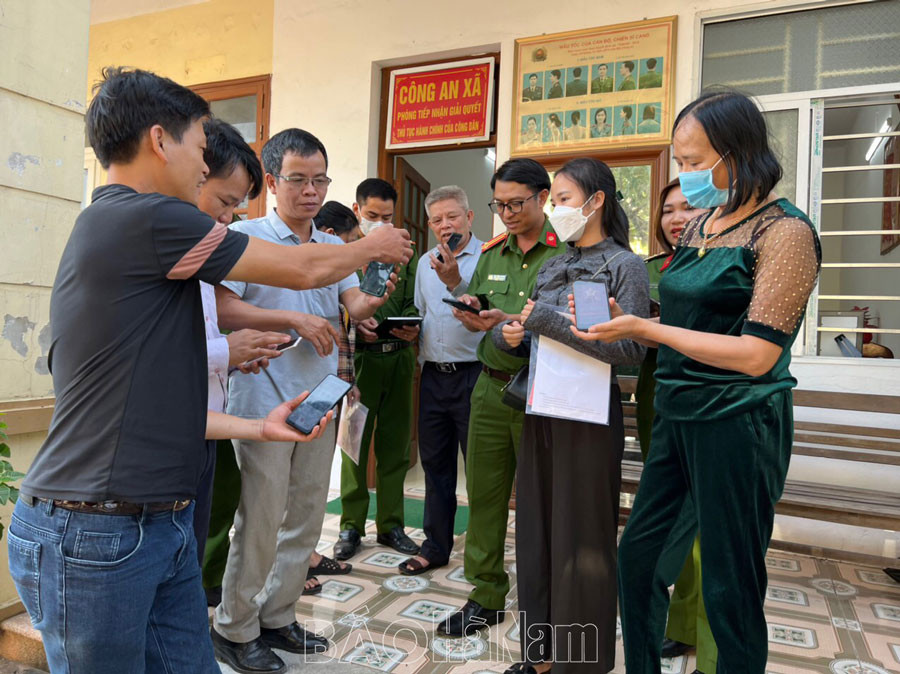 Huyện Kim Bảng đẩy nhanh tiến độ cấp, kích hoạt tài khoản định danh điện tử