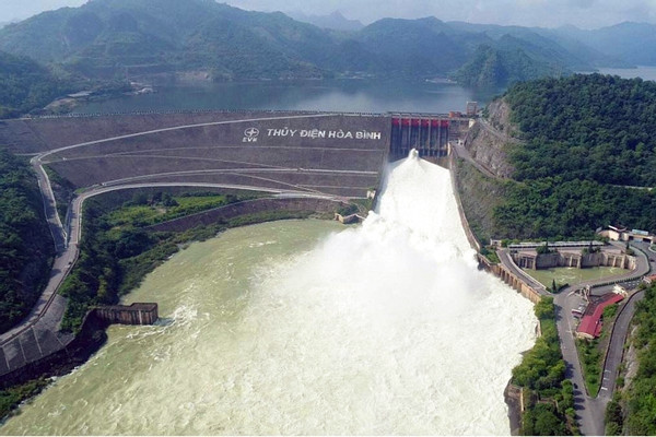 Lượng nước về hồ giảm, thuỷ điện miền Bắc có lo?