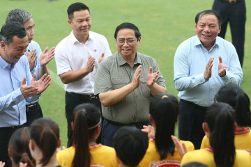 Thủ tướng Phạm Minh Chính gặp mặt, động viên tuyển nữ Việt Nam trước World Cup