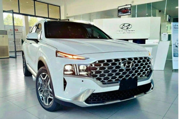 Mua Hyundai Santa Fe sau 1 năm bán lỗ hơn 600 triệu, chủ xe 'khóc ròng'