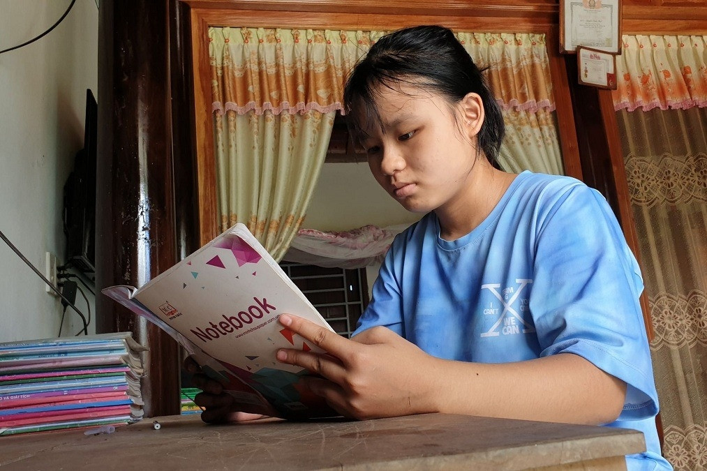 Thủ khoa thi tốt nghiệp ở Quảng Bình: 'Đi xuất khẩu lao động cho mẹ đỡ vất vả’