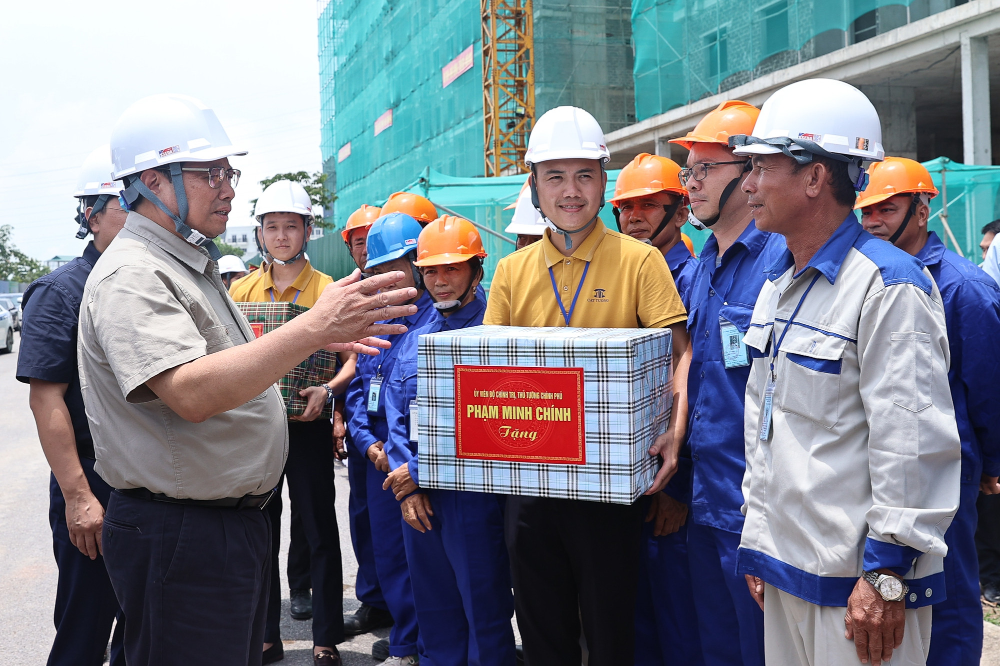 Thủ tướng: Lấy Bắc Ninh làm hình mẫu về phát triển nhà ở xã hội để nhân rộng - Ảnh 2.