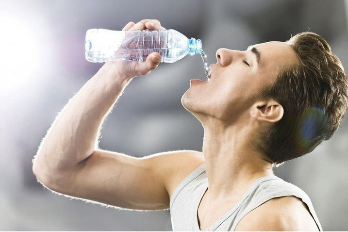 Cách uống nước khi tập thể dục có thể gây hại nhiều người không biết