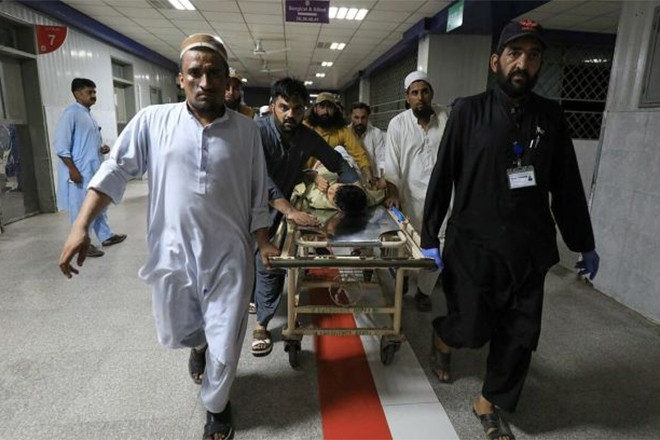 Đánh bom liều chết, ít nhất 170 người thương vong ở Pakistan