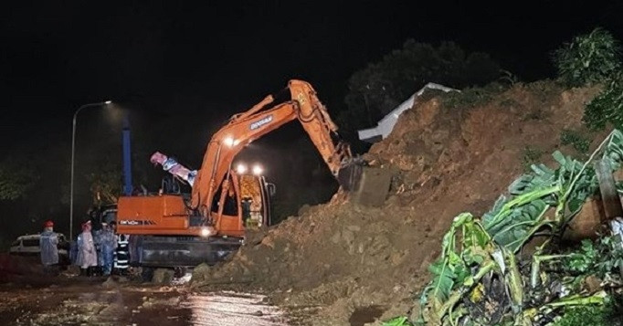 Floods and heavy rain kill five in Vietnam