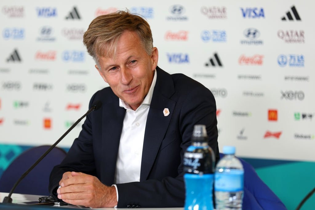 HLV Hà Lan tuyên bố nóng, thêm khó khăn cho tuyển nữ Việt Nam