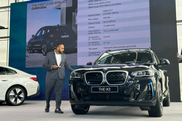 Ô tô điện BMW iX3 và BMW i4 giá từ 3,499 tỷ, cạnh tranh Mercedes-Benz