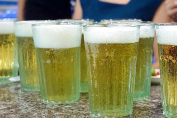 Thủ tướng Úc thưởng thức bia hơi Hà Nội, doanh thu Habeco tăng vọt