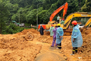 Trăm người tiếp tục tìm kiếm nạn nhân mất tích cuối cùng vụ sạt lở đèo Bảo Lộc