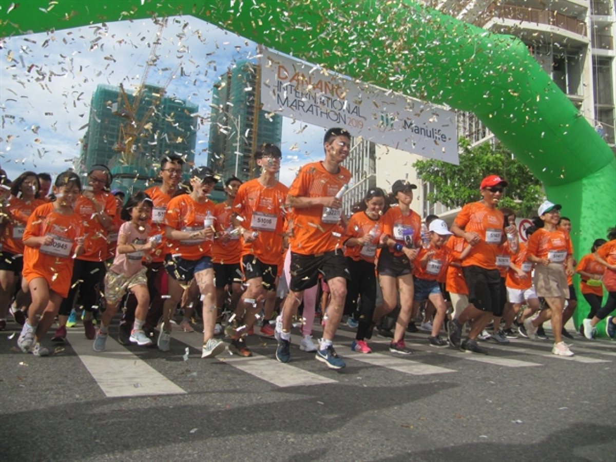 world top marathoners to race da nang s beach track picture 1