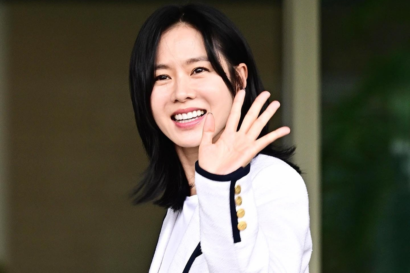 'Chị đẹp' Son Ye Jin gây bão trong lần đầu lộ diện sau 8 tháng sinh con