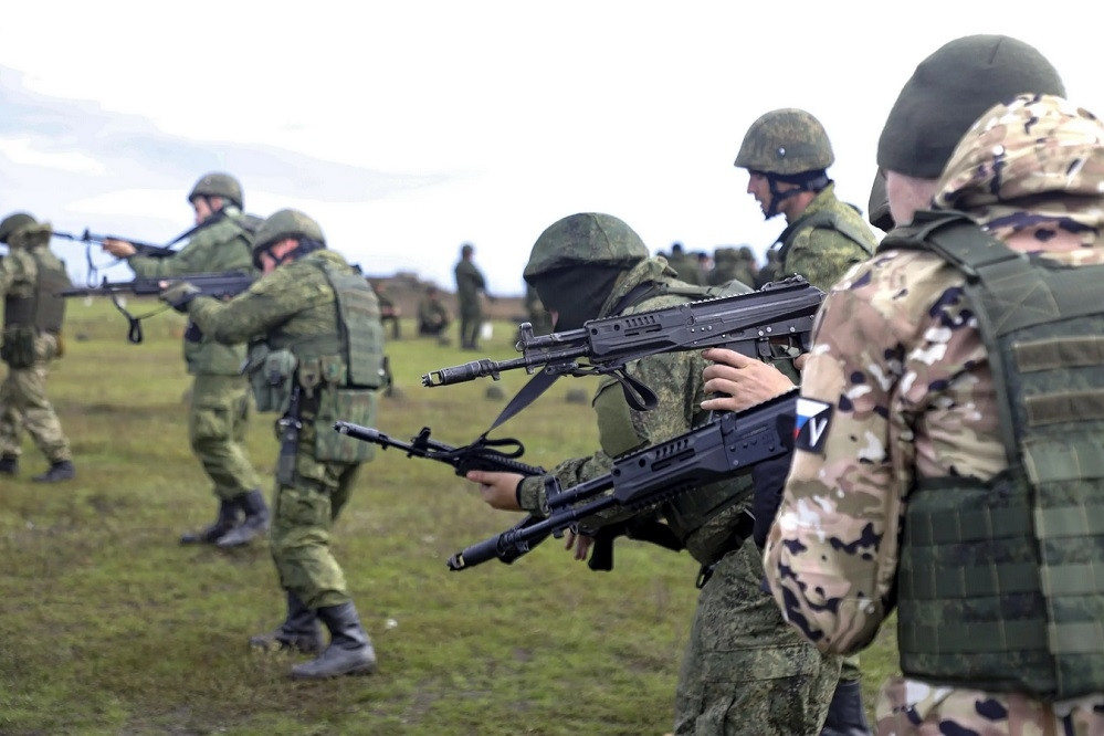 Kiev ước tính số quân Nga ở Donbass, Moscow có thể hủy bầu cử ở các nơi sáp nhập