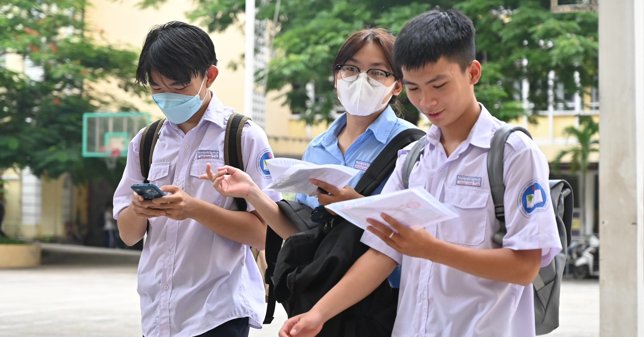 https://vietnamnet.vn/tranh-cai-ve-dap-an-mon-tieng-anh-thi-tot-nghiep-thpt-2023-2161587.html