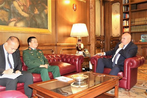 Vietnam, Italy agree to boost defence cooperation hinh anh 2