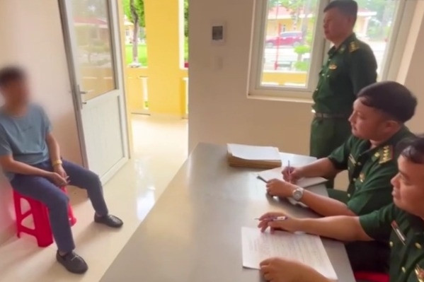 Khởi tố 7 bị can trong vụ bán cô gái ở TP.HCM qua biên giới