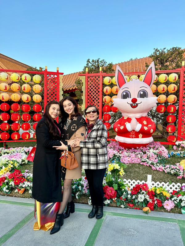 Mẹ ruột sống tại Mỹ của Jennifer Phạm: Nhan sắc trẻ đẹp, sống kín tiếng nuôi cháu ngoại - Ảnh 7.