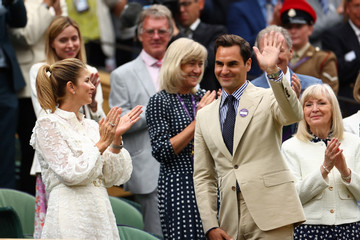 Roger Federer và tràng pháo tay dài gần 2 phút ngày trở lại Wimbledon