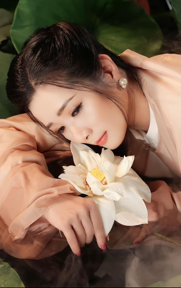 Tuổi 54 của Thanh Thanh Hiền: Vẫn muốn được yêu sau 2 lần hôn nhân đổ vỡ - Ảnh 3.