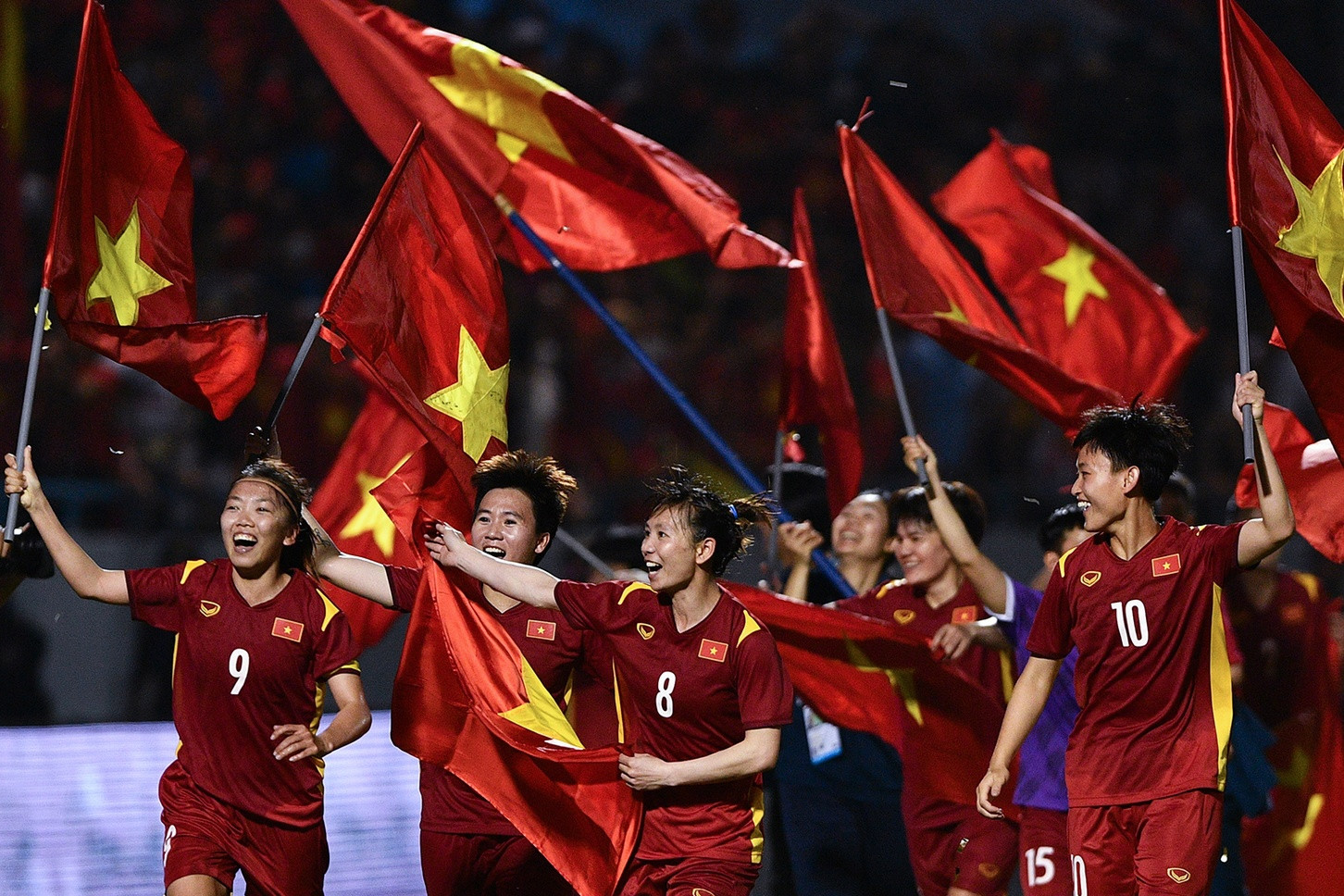 Tuyển nữ Việt Nam dự World Cup 2023: Lửa đã nhen, đừng chỉ tung hô