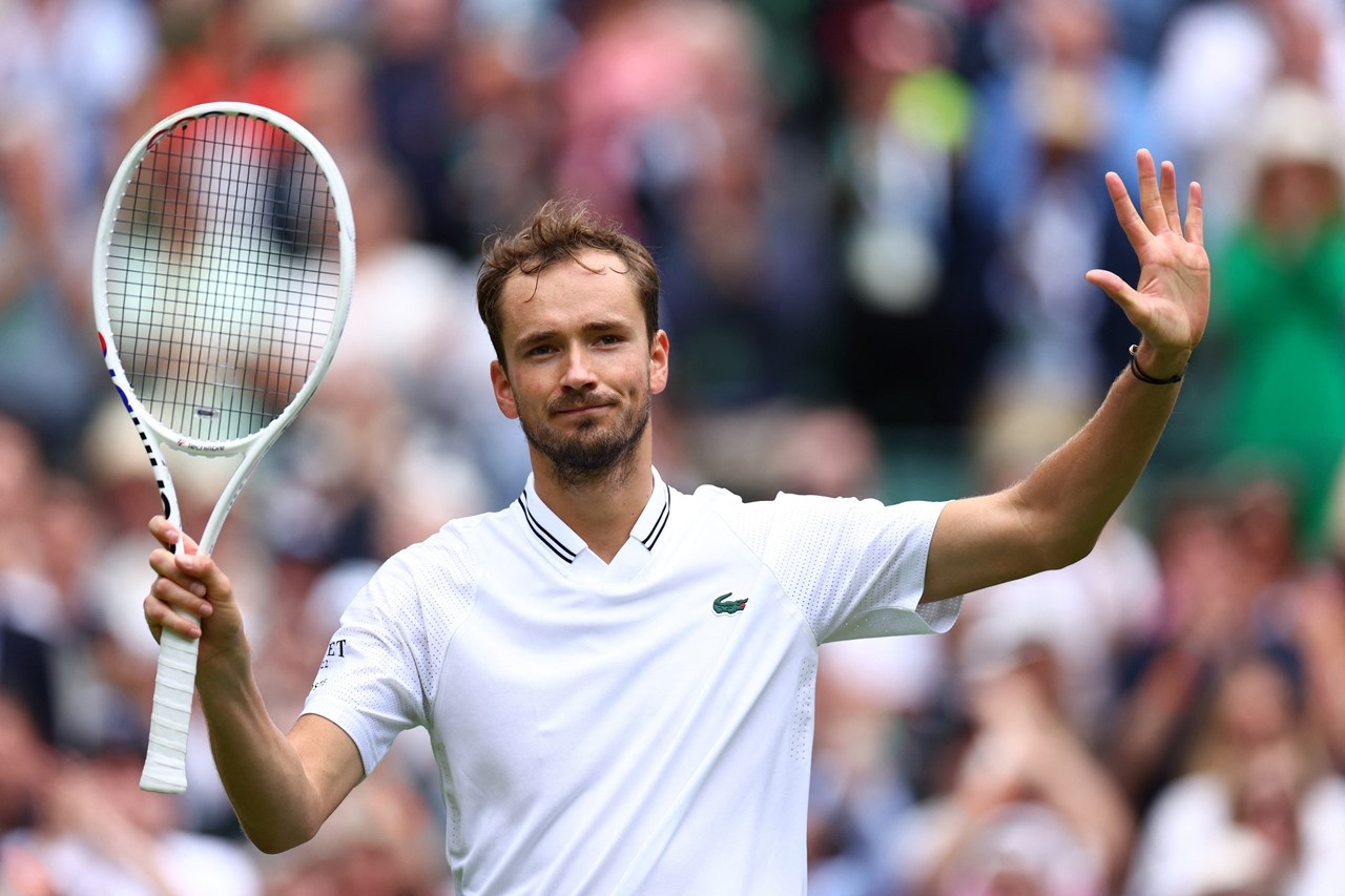 Daniil Medvedev thẳng tiến vòng 3 Wimbledon