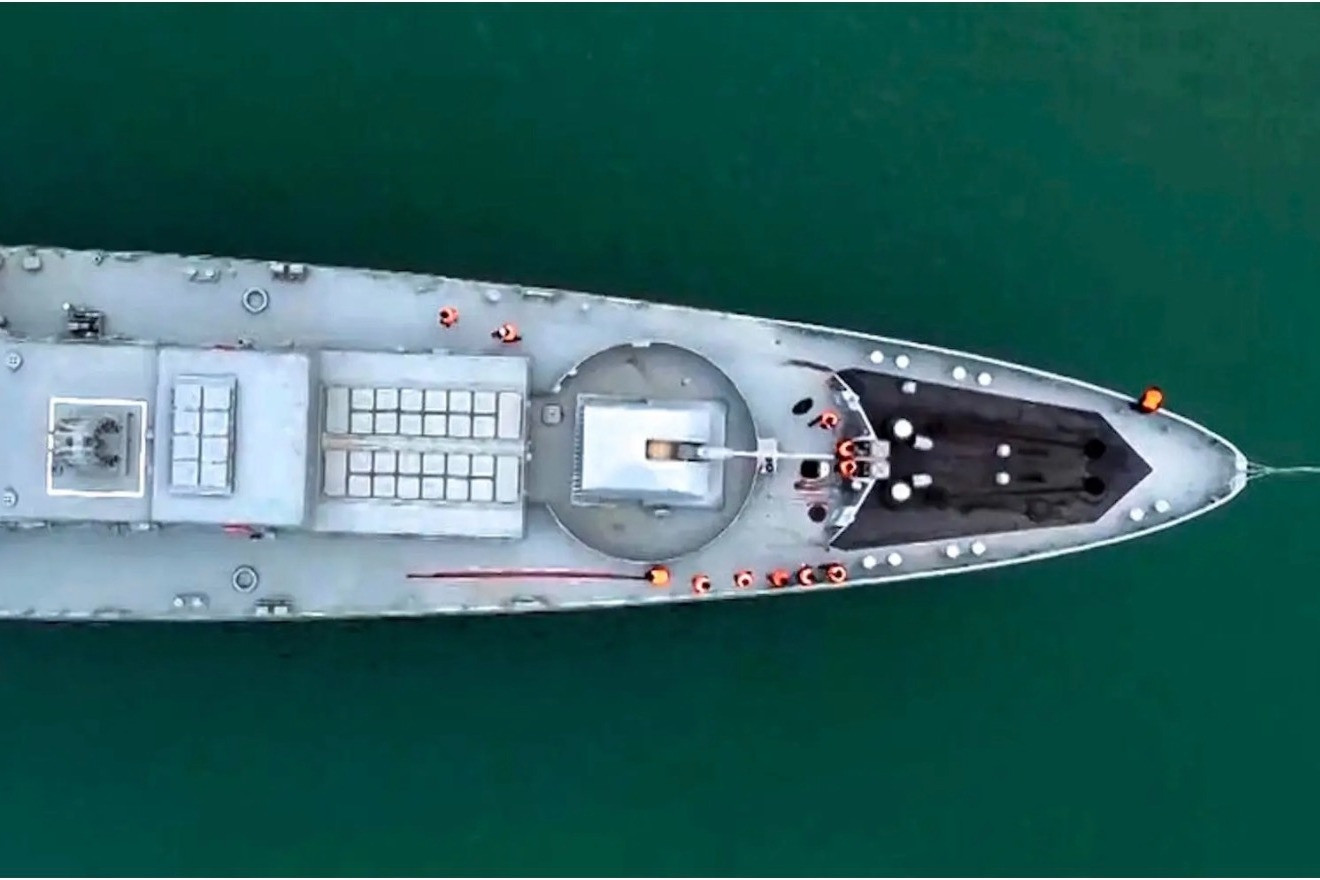Nga sơn lại tàu chiến để đánh lừa phương tiện không người lái của Ukraine